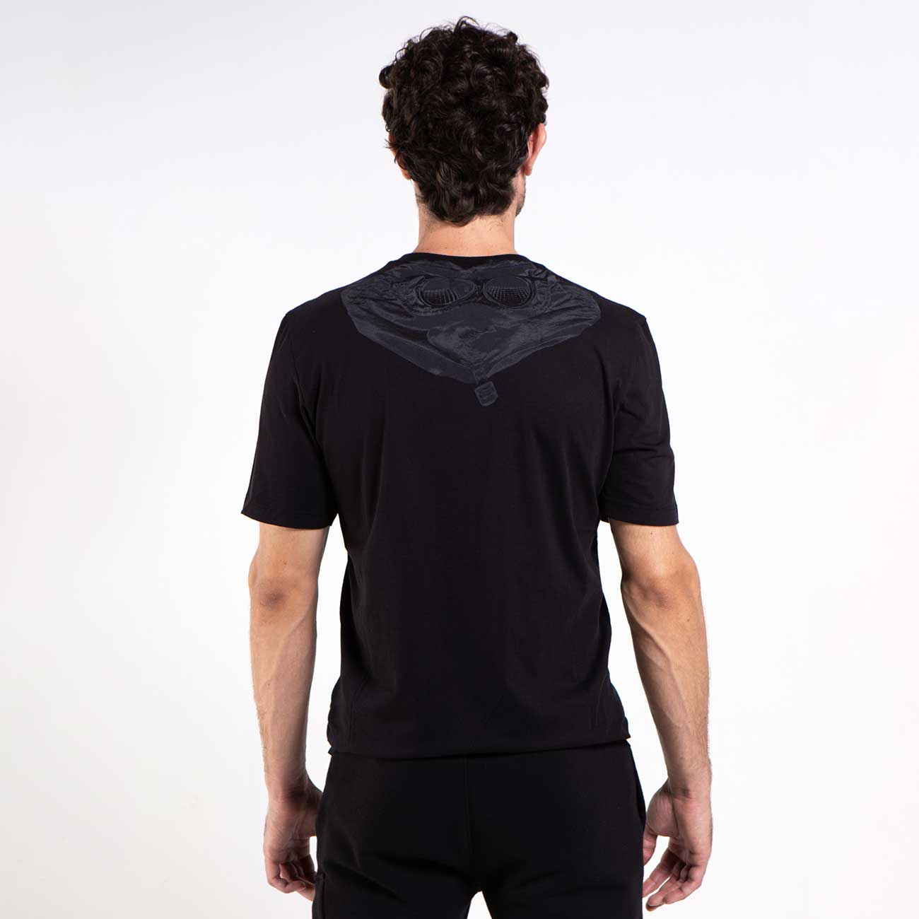 15CMTS044A005100W999-camiseta negra goggle print cp company