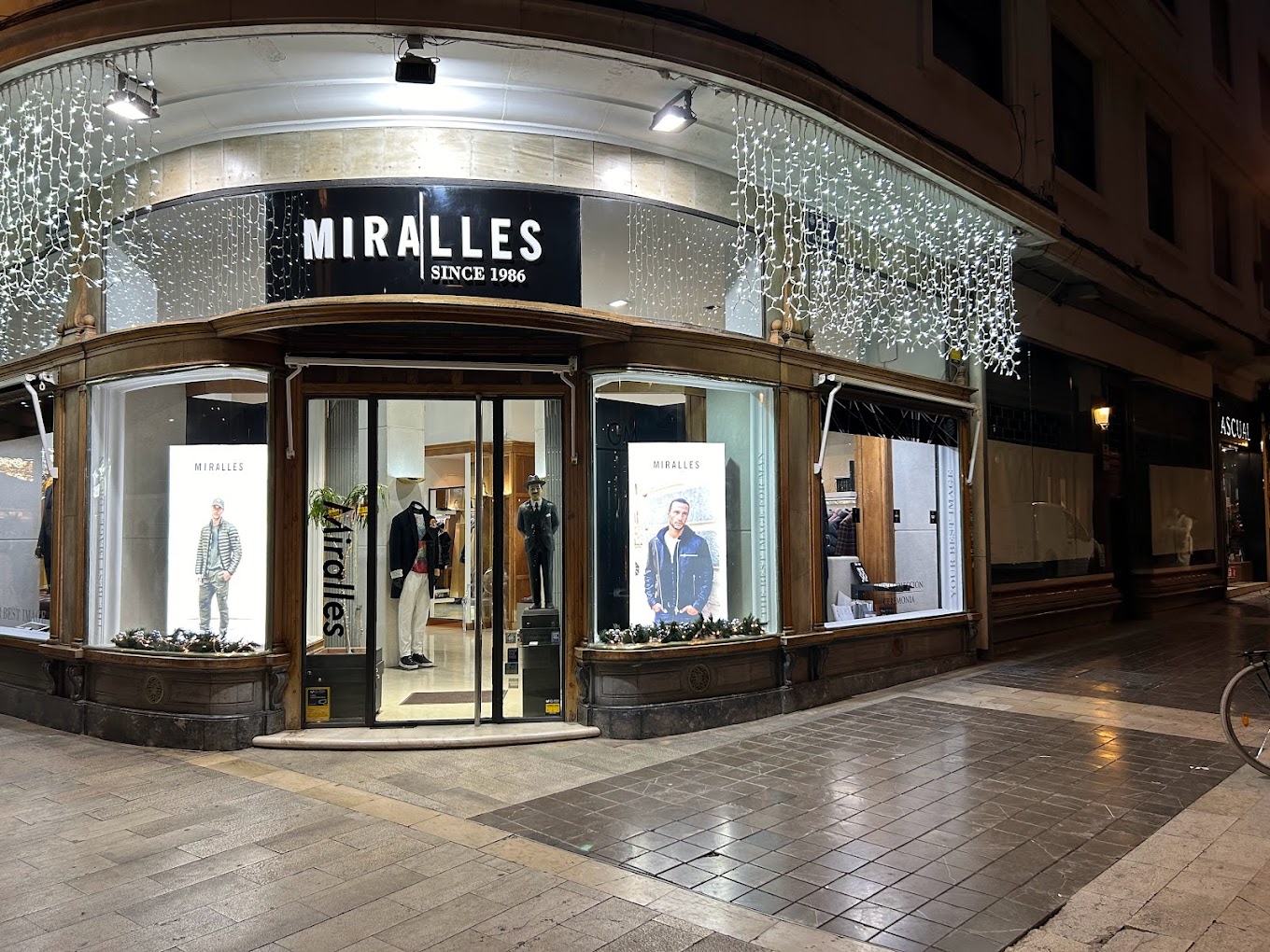 2023-12-28 (2) Miralles Moda Premium en Valencia
